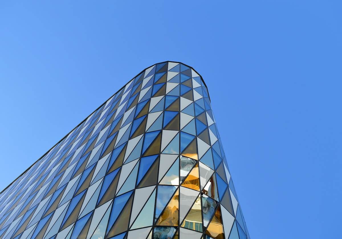 乐鱼-冲超在即，兰帕德赛后激情庆祝，并让球迷们放心去梦想英超