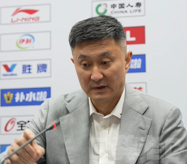 乐鱼注册-输辽宁发布会！杜锋甩锅焦泊乔，与萨林杰共提打铁，却未反思自我